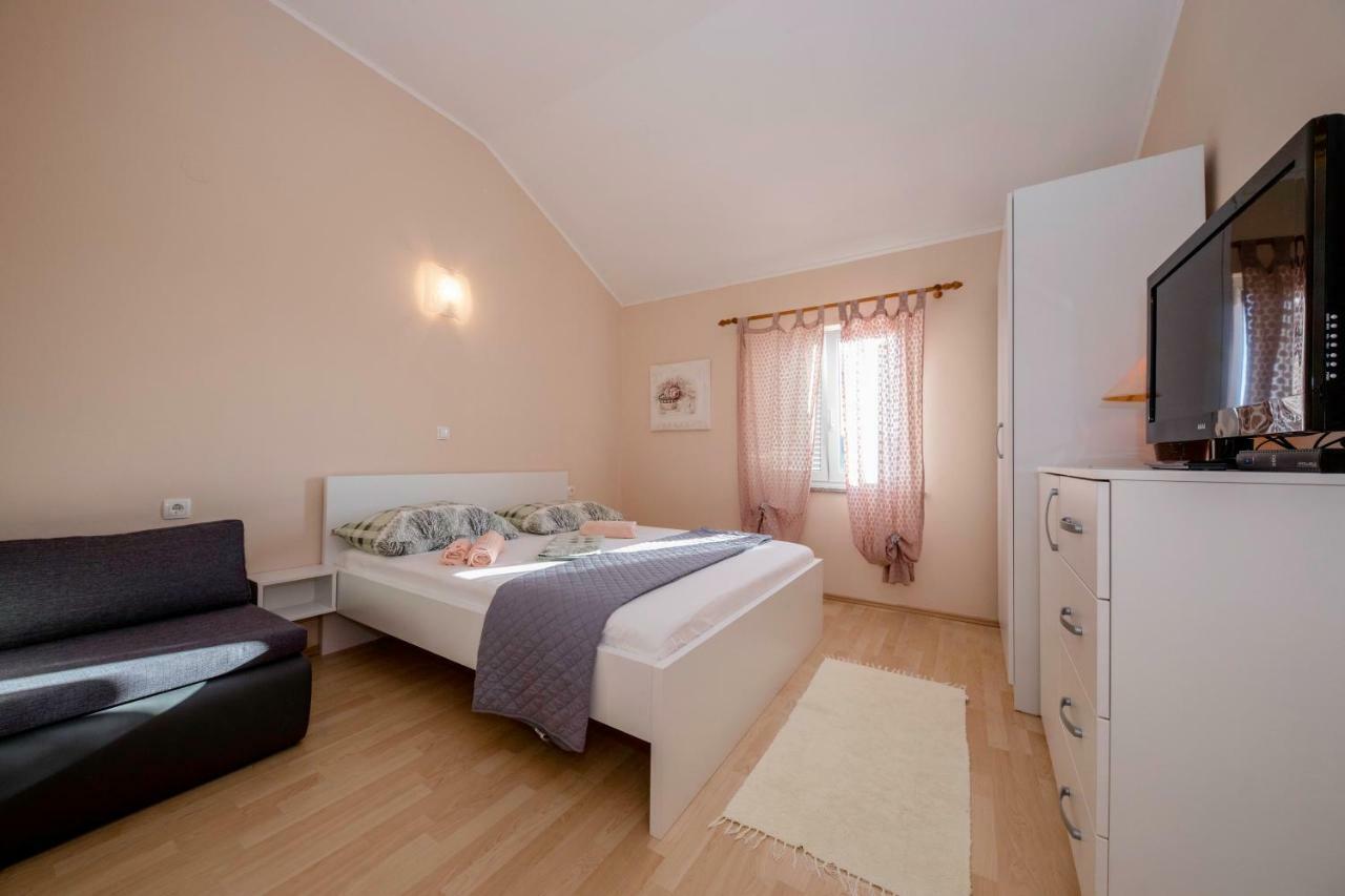 Apartmani Rab Kampor Exterior photo